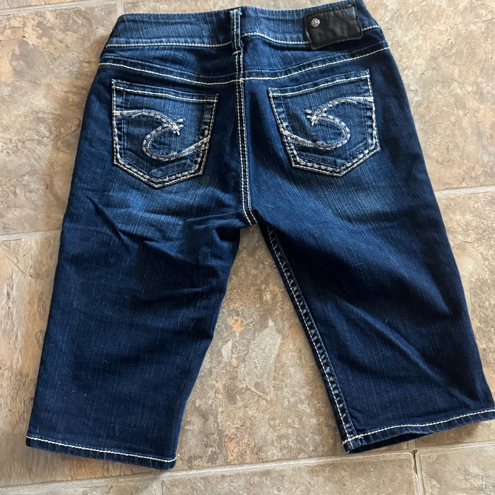 Silver Suki Bermuda Denim Shorts Womens Size 29 💙